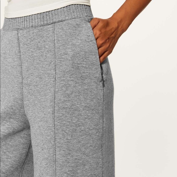 Lululemon New Form Crop (17") - Picture 4 of 7